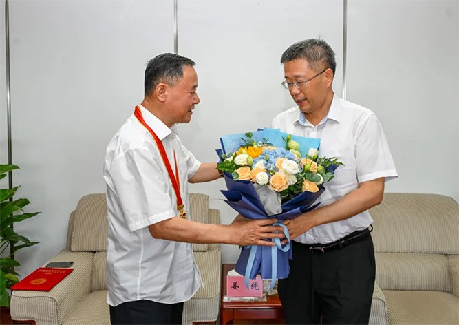 我市首位！姜纯董事长荣膺“优秀中国特色社会主义事业建设者”，市委书记宁波亲切会见！